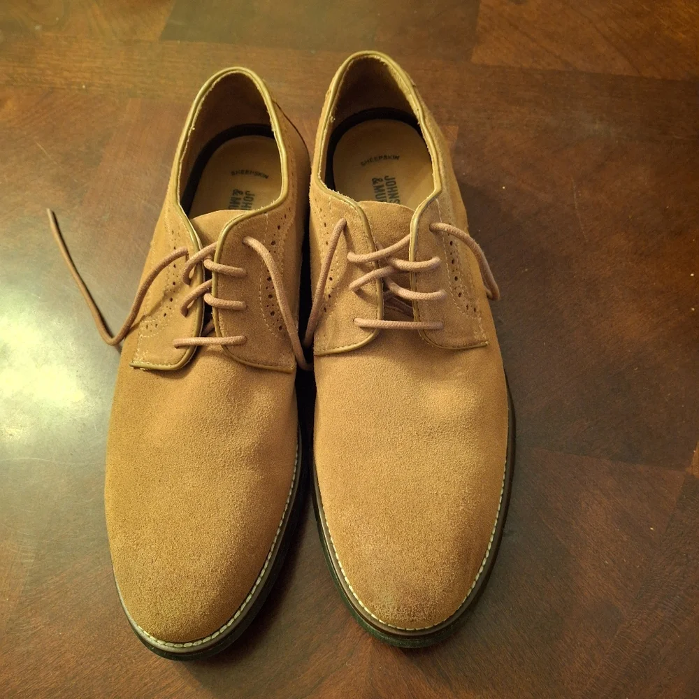 Men's Tan Suede Oxford Shoes - Picture 3 of 10